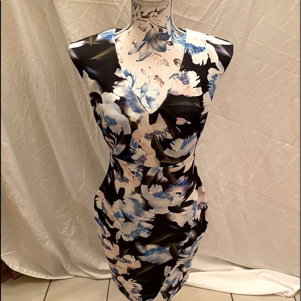 Bar III, New Medium fitting dress, multicolor-blue/black, sleeveless, v-neck.